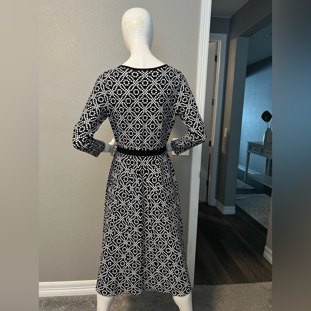 BODEN Amy Sweater Snapdragon Linked Floral
Knit Dress Fit Flare size 10 - Picture 3 of 11